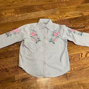 Vintage Western Adobe Rose pearl snap.  Beautiful flowers. Womens small